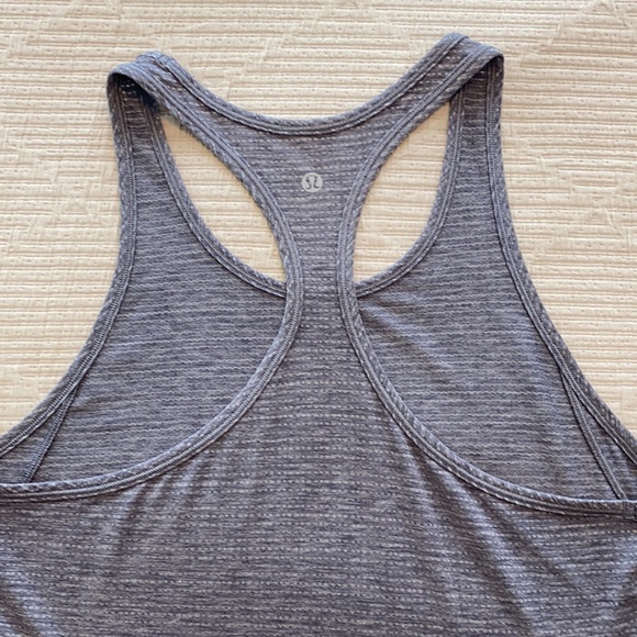Lululemon tank - Picture 5 of 6